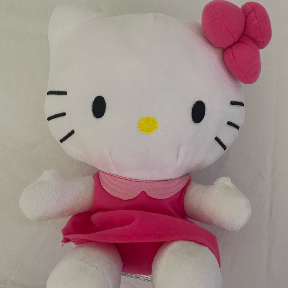 Hello kitty plush (No stains) (Great condition!)